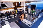 Подготовка к погружению на дайвинг палубе