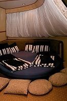 каюта honeymoon вид на кровать